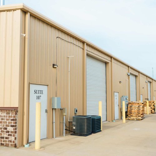 Loading bay at Barefoot Flooring Warehouse in Lake St Louis, MO